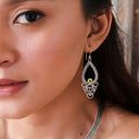 TEMPTRESS IN PERIDOT EARRING