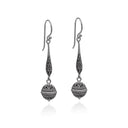 DELICATE SWINGER EARRING