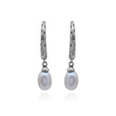 HOOK A PEARL EARRING