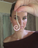 LOOPER SPIRAL EARRING